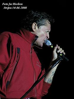 Golden Earring Strijen June 14, 2008 show photo by Jac Hoeben